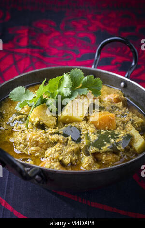 Süsse Kartoffel Curry auf Schüssel Stockfoto