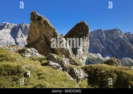 Riesige Felsen in Val Gardena, Dolomiten Stockfoto