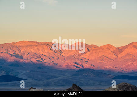 Death Valley National Park - Zabriskie Point bei Sonnenaufgang Stockfoto