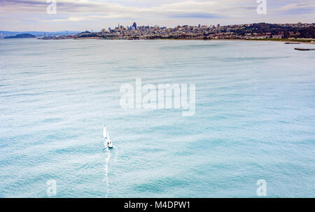 Segeln in der Bucht von San Francisco Stockfoto