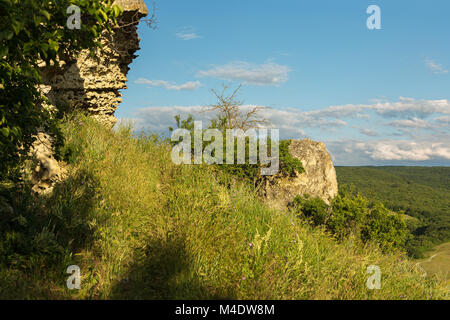 Plateau der Höhlenstadt Bakla in Bakhchysarai Raion, Crimea. Stockfoto