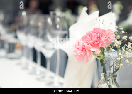 Weingläser im restaurant Stockfoto