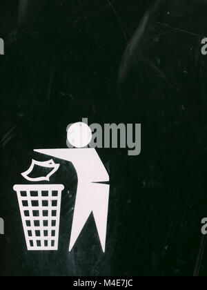 Recycling Zeichen für Ausgabefach Stockfoto