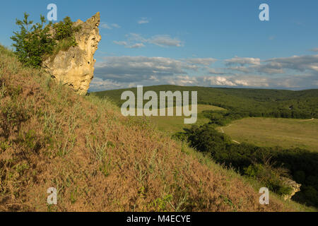 Plateau der Höhlenstadt Bakla in Bakhchysarai Raion, Crimea. Stockfoto