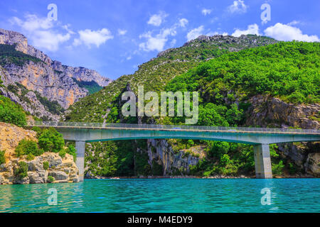 Große Brücke über die Schlucht und Fluss Verdon Stockfoto