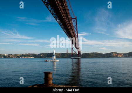 25. April Brücke über den Tejo, Lissabon, Portugal Stockfoto