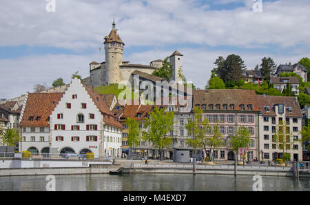 Blick über den Rhein, Schaffhausen mit Festung Munot Stockfoto