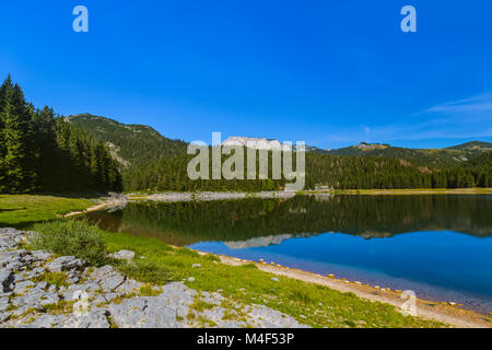 Schwarzer See (Crno Jezero) im Durmitor - Montenegro Stockfoto