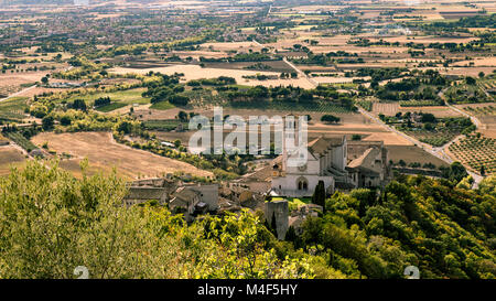 Areal anzeigen fo St. Franziskus von Assisi Kirche. St. Franziskus ist der Schutzpatron der Italien. Der Glockenturm kann von Meilen entfernt gesehen werden. Stockfoto