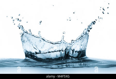 Wasser spritzen auf weißem Hintergrund. Stockfoto