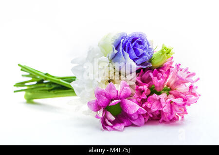 Strauß mit frischen Frühlingsblumen. Stockfoto