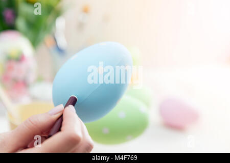 Easter Egg künstlerische Malerei. Stockfoto