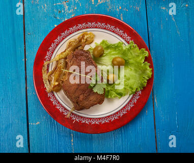 Oxford John Steaks mit Kapern Sauce, in der Nähe von YP Stockfoto