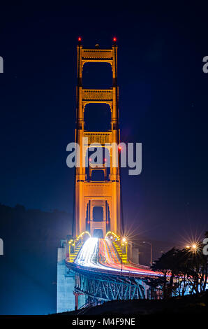 Golden Gate Bridge Abend pendeln Verkehr Stockfoto