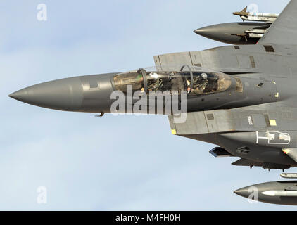 F-15E Strike Eagle geringe Flugausbildung in Wales LFA7 (Die Mach Loop). Stockfoto