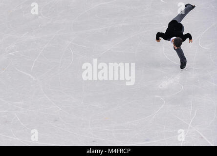 Pyeongchang, Südkorea. 16 Feb, 2018. Gangneung, Südkorea. 16 Feb, 2018. Javier Fernandez aus Spanien während der Männer skating kurzes Programm der Olympischen Winterspiele 2018 in der gangneung Ice Arena in Tainan, Südkorea, 16. Februar 2018. Credit: Peter Kneffel/dpa/Alamy leben Nachrichten Stockfoto