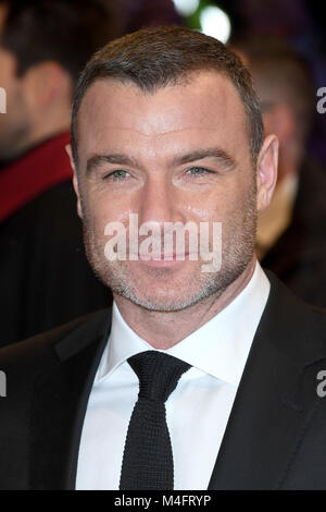 Berlin, Deutschland. 15. Februar, 2018. Amerikanischer Schauspieler Liev Schreiber nimmt an der 68. Berlinale Die Internationalen Filmfestspiele Berlin Premiere der Insel der Hunde auf der Berlinale Palast in Berlin, Deutschland. Credit: Paul Treadway/Alamy leben Nachrichten Stockfoto