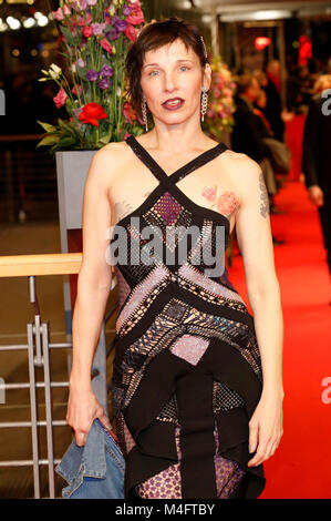 Berlin, Deutschland. 15 Feb, 2018. Meret Becker an der Eröffnungszeremonie mit der "Isle of Dogs" Premiere auf der 68. Internationalen Filmfestspiele Berlin/Berlinale 2018 Berlinale Palast am 15. Februar 2018 in Berlin, Deutschland. Credit: Geisler-Fotopress/Alamy leben Nachrichten Stockfoto