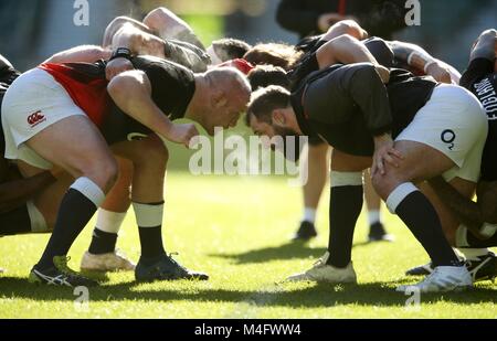 Twickenham, London, UK. 16. Februar 2018. Dan Cole und Joe Marler von England während einer England Rugby Offenen Training bei Twickenham Stadium. Credit: Paul Harding/Alamy leben Nachrichten Stockfoto