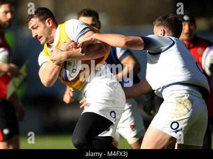 Twickenham, London, UK. 16. Februar 2018. Jonny und George Ford von England während einer England Rugby Offenen Training bei Twickenham Stadium. Credit: Paul Harding/Alamy leben Nachrichten Stockfoto