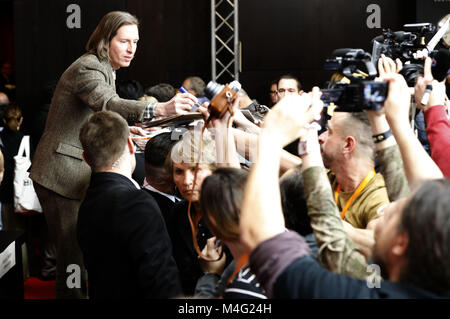 Wes Anderson während der "Isle of Dogs" Pressekonferenz auf der 68. Internationalen Filmfestspiele Berlin/Berlinale 2018 im Hotel Grand Hyatt am 15. Februar in Berlin, Deutschland. | Verwendung weltweit Stockfoto