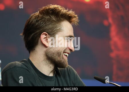 Berlin, Deutschland. 16. Februar, 2018. Robert Pattinson bei der Pressekonferenz der Berlinale für die Premiere von "AMSEL" am 16. Februar 2018 Credit: Stefan Papp/Alamy leben Nachrichten Stockfoto