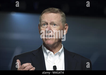 Orlando, FL, USA. 14 Feb, 2018. ALAN MULALLY Adressen Führungskräfte an einem Florida Übereinkommen. Mullally ist ein US-amerikanischer Ingenieur, Geschäftsmann und ehemaliger Präsident und Chief Executive Officer von der Ford Motor Company. Er zog sich von der Ford Motor Company am 1. Juli 2014. Ford hatte gekämpft, während der späten 2000er Jahre Rezession, zur Profitabilität unter Mulally zurückgekehrt und war der einzige Amerikaner große Automobilhersteller einen rettungsfonds von der Regierung zur Verfügung gestellt zu vermeiden. Mulally war der Executive Vice President der Boeing und der CEO von Boeing Commercial Airplanes (BCA). Er begann seine Stockfoto