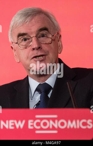 London, Großbritannien. 10. Februar, 2018. John McDonnell MP, Schatzkanzler, Adressen der Labour alternative Modelle des Eigentums Konferenz. Stockfoto