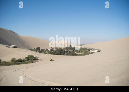 La Huacachina Oasis in ICA-Wüste in Peru Stockfoto