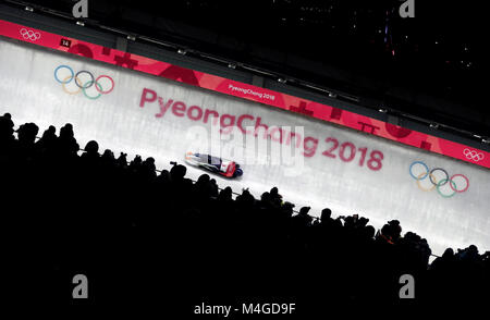 Japans Takako Oguchi konkurriert im Skelett der Frauen bei den Olympischen Sliding Center bei Tag sieben der Olympischen Winterspiele 2018 PyeongChang in Südkorea. PRESS ASSOCIATION Foto. Bild Datum: Freitag, Februar 16, 2018. Siehe PA Geschichte OLYMPICS Skeleton. Photo Credit: Mike Egerton/PA-Kabel. Einschränkungen: Nur für den redaktionellen Gebrauch bestimmt. Keine kommerzielle Nutzung. Stockfoto