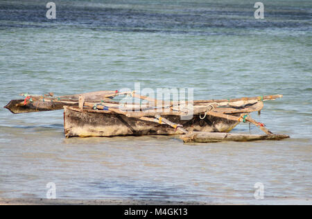 Dhau am Strand, Kiwengwa Beach, Sansibar, Tansania Stockfoto