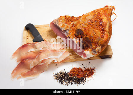 Scheiben Schweineschinken, Stillleben von langsamen Lebensmitteln. Abruzzen, italien, europa Stockfoto