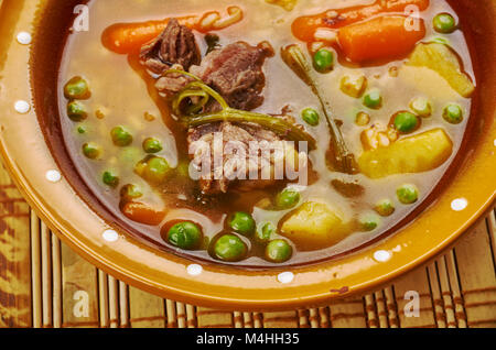 La Sopa de Arroz colombiana - kolumbianischen Reissuppe mit Pulverisiertem Rindfleisch Stockfoto