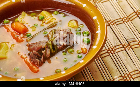 La Sopa de Arroz colombiana - kolumbianischen Reissuppe mit Pulverisiertem Rindfleisch Stockfoto