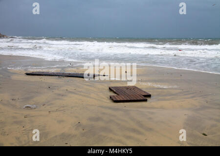 Mallorca Beach im Winter afther schweren Sturm, Cala Mayor entfernt liegt. Stockfoto