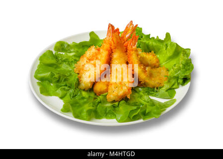 Frittierte Garnelen mit salatblätter auf weißem Hintergrund Stockfoto