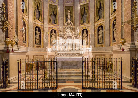 Grab des Heiligen Domenico, Basilika San Domenico, Bologna, Emilia-Romagna, Italien Stockfoto