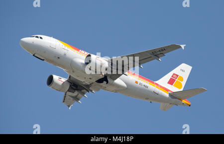 Iberia Airbus A319 EC-kbx Abflug Flughafen London-Heathrow LHR Stockfoto