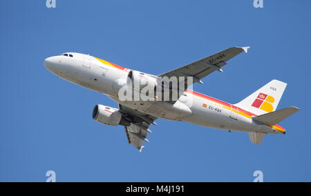 Iberia Airbus A319 EC-kbx Abflug Flughafen London-Heathrow LHR Stockfoto