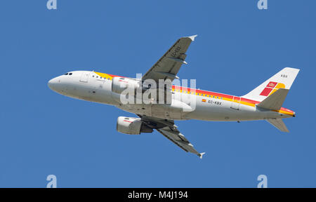 Iberia Airbus A319 EC-kbx Abflug Flughafen London-Heathrow LHR Stockfoto