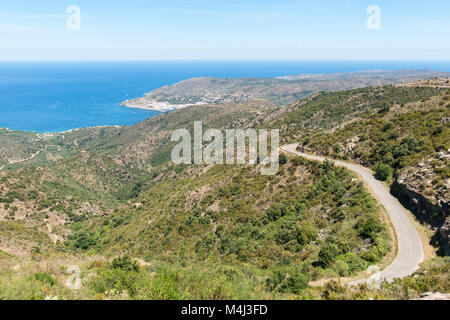 Ansicht der Gemeinde El Port de la Selva von Sant Pere de Rodes, im Nationalpark von Cap de Creus, an der Costa Brava in Girona, Katalonien Stockfoto