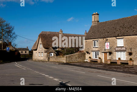 North Leigh Dorfes einschließlich der Masons Arms Pub, Oxfordshire, England, Großbritannien Stockfoto