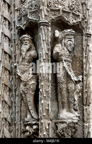 Skulpturen der Fassade (Details), die Iglesia de San Pablo konventualen oder San Pablo de Valladolid ist eine Kirche und ehemaliges Kloster, der Isabelline Stil, in der Stadt Valladolid, in Kastilien und León, architektonischen Stil Isabelline Gothic (Gothic), Plateresken (Renaissance, 1445-1616) Spanien Spanisch Stockfoto