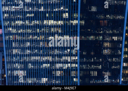 Dämmerung über der Stadt von London. Stockfoto