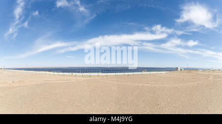 Solarenergie Panorama auf der Wüste Gobi Stockfoto