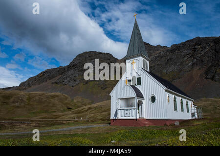 Britisches Territorium, Südgeorgien, King Edward Cove. Historischen Walfang Beilegung von grytviken. Die Kirche, aka die Walfänger Kirche, ist eine der am meisten s Stockfoto