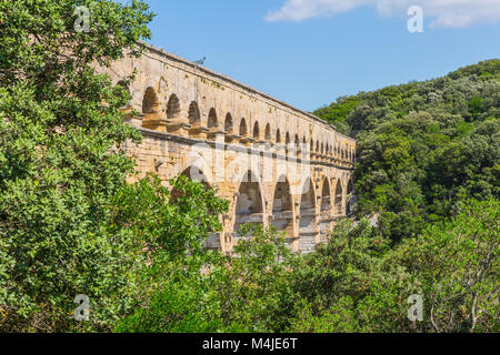 Das Aquädukt aus der Römerzeit Pont du Gard Stockfoto