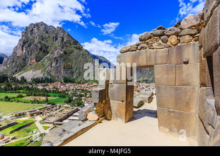 Ollantaytambo, Peru. Inka-Festung Ruinen auf dem Hügel der Tempel. Stockfoto