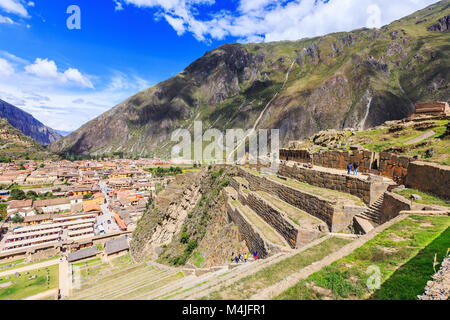 Ollantaytambo, Peru. Inka-Festung Ruinen auf dem Hügel der Tempel. Stockfoto