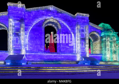 Harbin, Heilongjiang China ist Host zu Weltruf Eisskulptur Festival, das jedes Jahr im Winter gehalten wird. Stockfoto